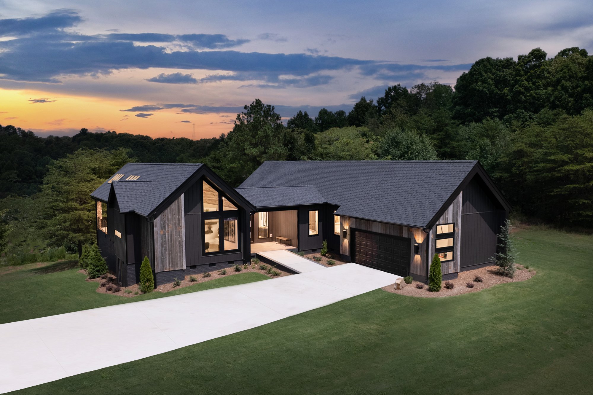 Exterior-Twilight_Huka-Falls_Greenville_driveway_LowRes